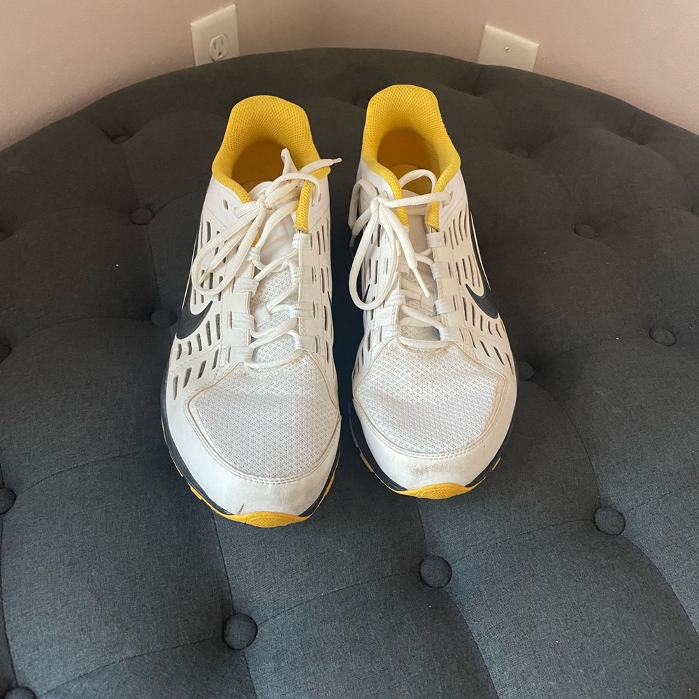 Men’s Nike shoes